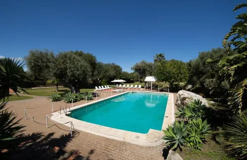 Isola Charm B&B - A Historic Villa Near Punta Del Pero Beach