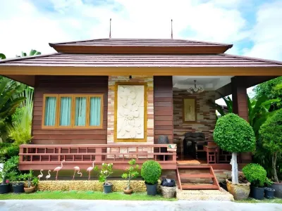 Baan Saranrom Hotels in Amphawa District