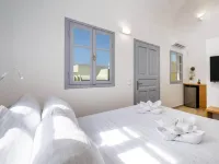 Hillside Elegance Hotels in Fira