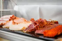 Károlyi Kastély Hotel & Restaurant - Desayuno