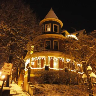 Wilson House Bed & Breakfast Hotels near Pimlico Race Course