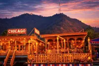 Chicago Group of Houseboats