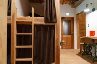 ゲストハウス さんかくワサビ