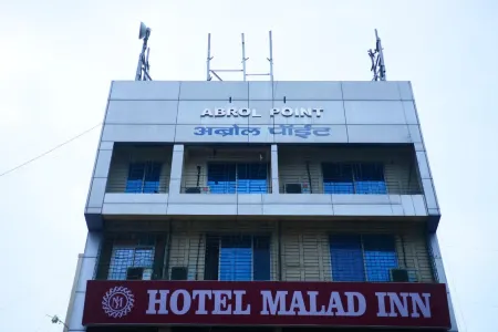 Hotel Malad Inn Opposite Malad Railway Station Отели рядом с достопримечательностью «Глобал Випассана Пагода»