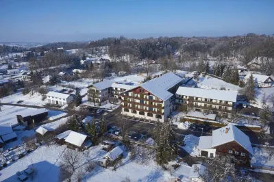 Wellnesshotel Zum Koch Отели в г. Эгльхам