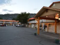 Western Traveller Motel Hotels in Kootenay Boundary