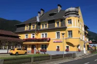 Hotel Villa Huber Отели в г. 