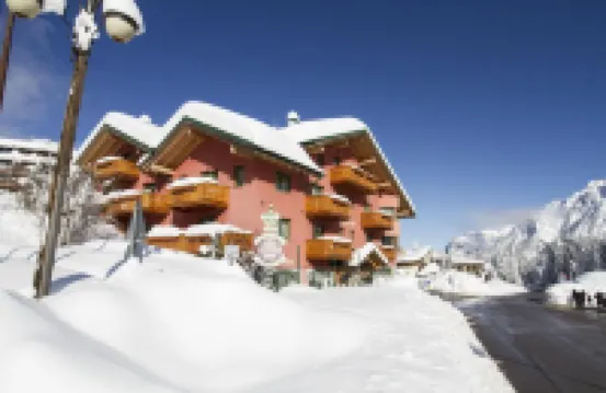 호텔 카사 델 캄포 마돈나디깜피글리오 호텔