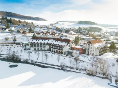 Göbel's Seehotel Diemelsee Отели рядом с достопримечательностью «Kloster Kirche Flechtdorf»
