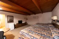 Cedar Inn Hotels in Mccook