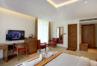 Bluemist Resorts Hotels near Athirappilly Waterfalls Bottom View Point