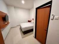 DENZ Express Bintaro Hotel di Kecamatan Pesanggrahan
