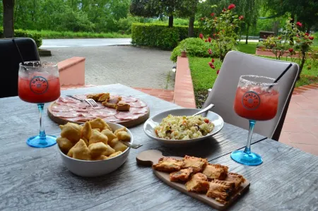 Ai Canipai Отели рядом с достопримечательностью «Camping - Agriturismo La Piella»