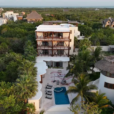 Beach Front Hotel Boutique DK House