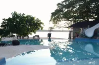 Isla Hayahay Beach Resort and Restaurant - Beach