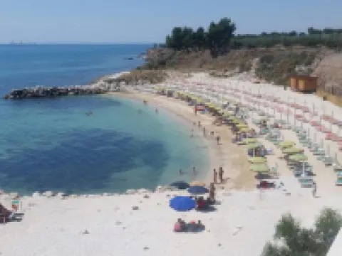 Hotel Leon - Ristorante Al Cavallino Rosso Hotels in Province of Foggia