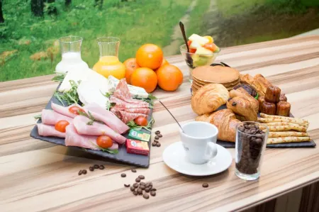 Ibis Styles Villeneuve-Sur-Lot Отели в г. Монфланкен