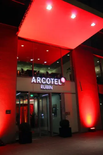 ARCOTEL Rubin Hamburg Отели рядом с достопримечательностью «Исламский центр в Гамбурге»