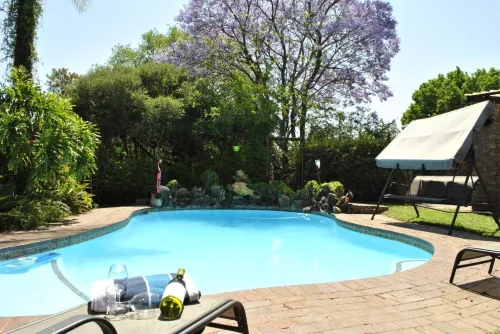 Serene Guest Manor - โฮมสเตย์