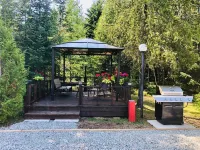 Mystic Isle Motel Hotels in Wawa