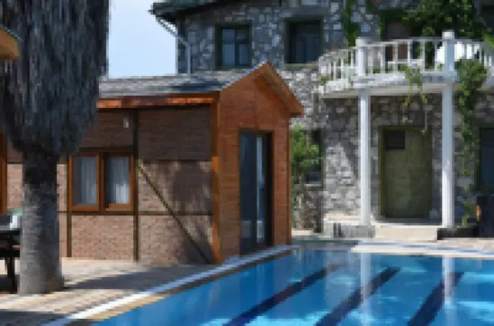 オタンティック タシ エヴ