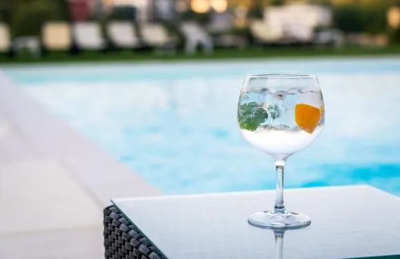 巴斯託塞洛里科林姆酒店