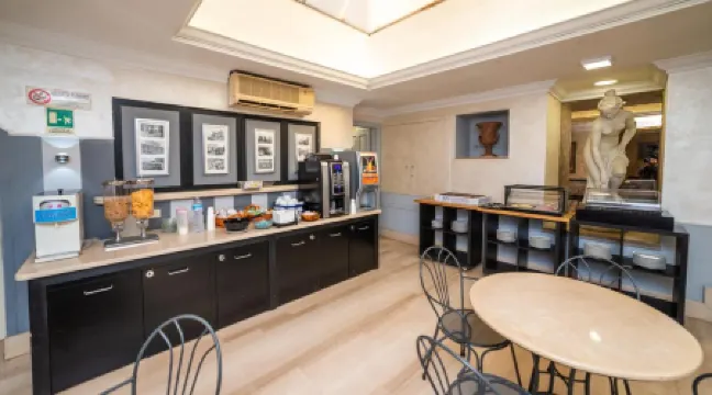 Hotel Center 2 Отели рядом с достопримечательностью «Порта-Маджоре»