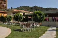 The One Club Hotel Отели в г. Sarigerme Mahallesi