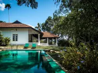 Victoria Golf Resort Hotels near Galmaduwa Temple