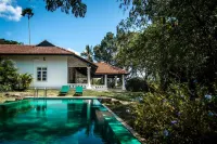 Victoria Golf Resort Hotels near Wijaya Shopping Center
