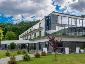 Castellum Hotel Hollókő