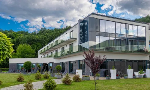 Castellum Hotel Hollókő