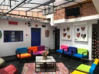 Saqray Hostel - balcony