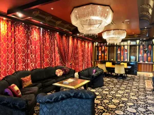 로열 카지노 스파 & 호텔 리조트