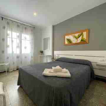 Hostal Mediterráneo Rooms