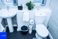 2NdHomeStays -Walsall- Charming 3-Bedroom House Hotels near Specsavers Opticians and Audiologists - Bloxwich