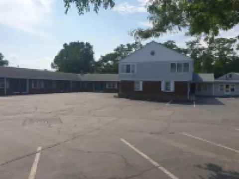 Town & Country Hotel di 