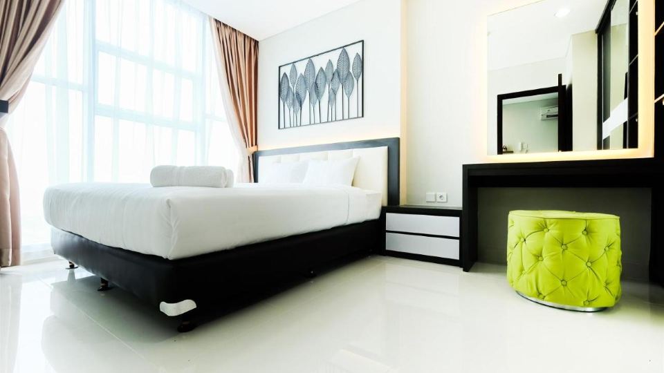 Best Price 1Br Brooklyn Apartment Near Ikea Alam Sutera by Travelio