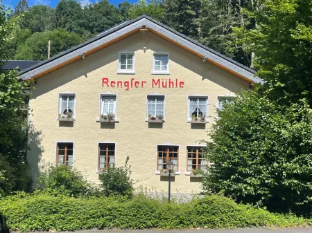 Hotel Restaurant Rengser Mühle Отели в г. Бергнойштадт