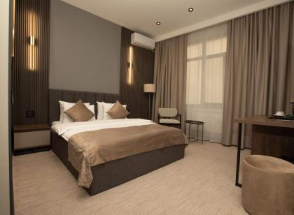 Twelve Inn Hotel