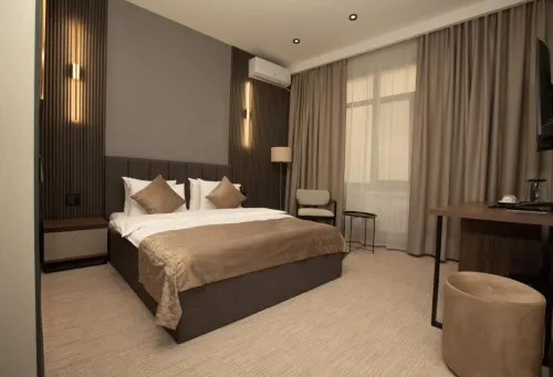 Twelve Inn Hotel