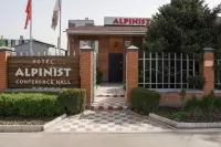 Alpinist Hotel - Cho phép mang theo thú cưng