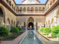Hostal Casa Blanca Hotels near Aquopolis