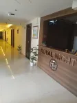 로열 나이트 게스트하우스, 다만