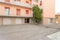 Santa Chiara Apartment by Myhomeincomo Hôtels à : Lipomo