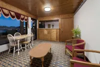 Post Oak Inn