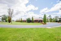 Sportslander Motor Inn Hotels in Moama