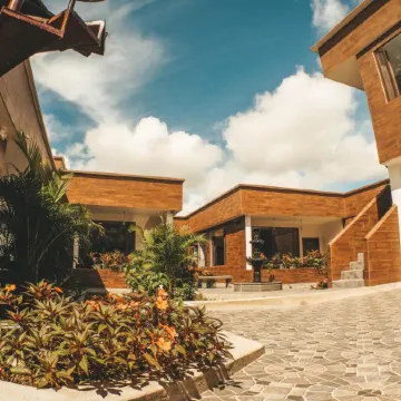 Toucan Platinum Suites Aparthotel