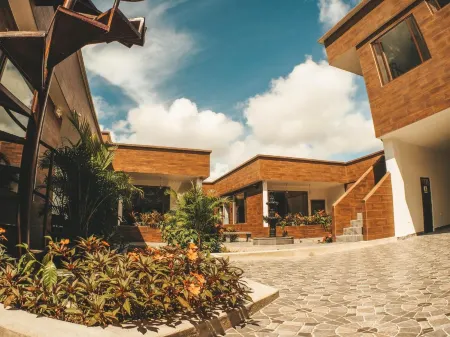 Toucan Platinum Suites Aparthotel