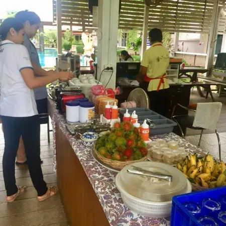Pueanjai Resort and Restaurant